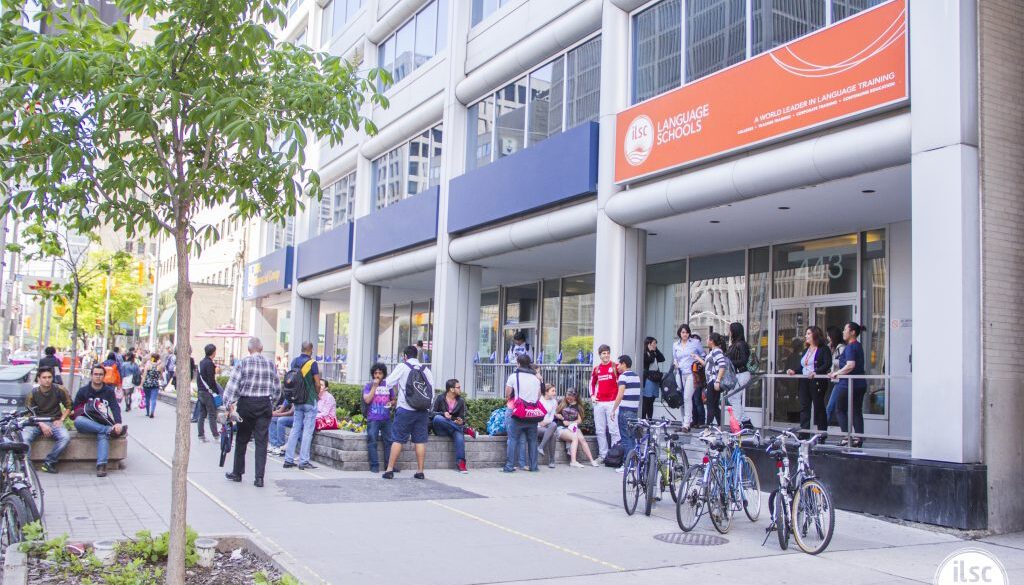 _agentsite_photo-list_ILSC-Toronto_01_Building_UniversitySt