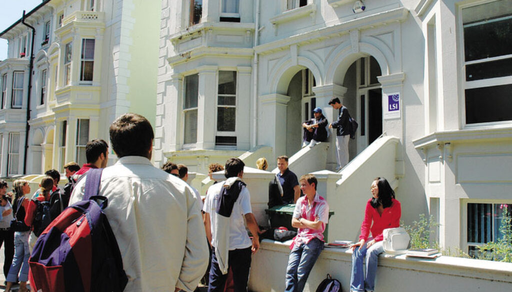 Brighton_school_frontentrance