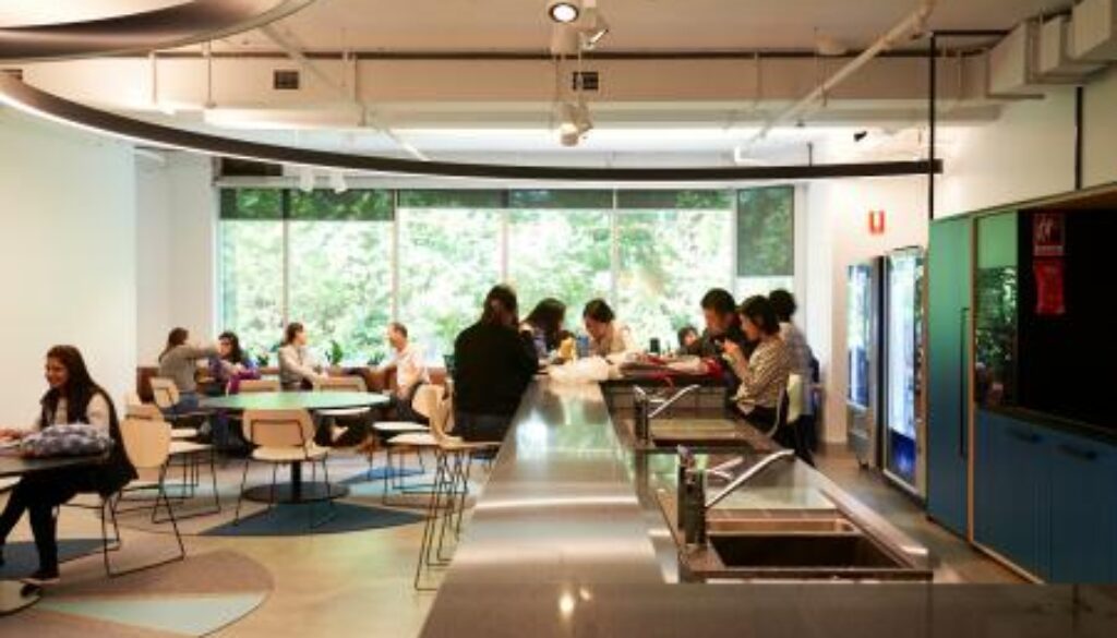 CroppedImage450300-NavitasEnglish-HydeParkGallery-Kitchen