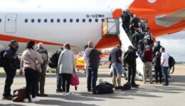 EasyJet-increases-seat-capacity-to-Spain-and-other-European-destinations-696x464